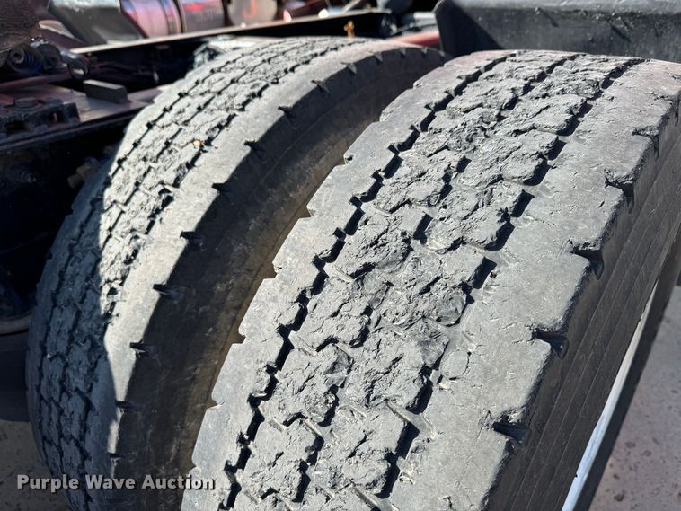 image for item GQ9223 2016 Freightliner Cascadia 125  semi truck