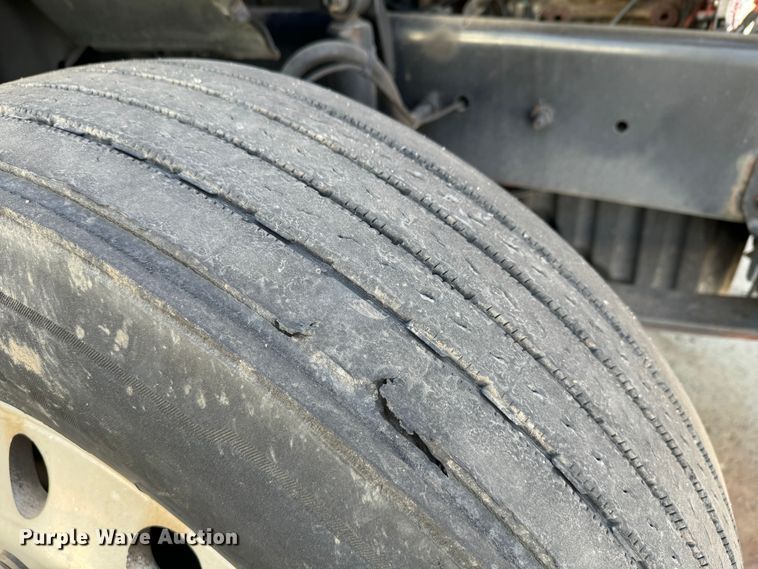 image for item GQ9223 2016 Freightliner Cascadia 125  semi truck