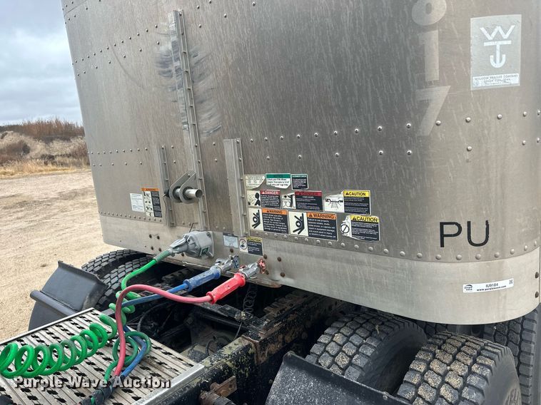 image for item IU9184 2010 Wilson PSDCL-406  livestock trailer