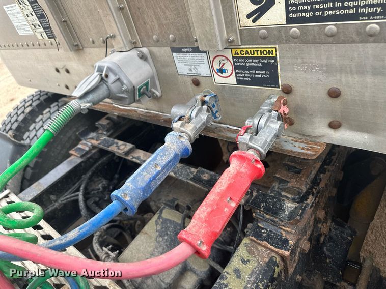 image for item IU9184 2010 Wilson PSDCL-406  livestock trailer