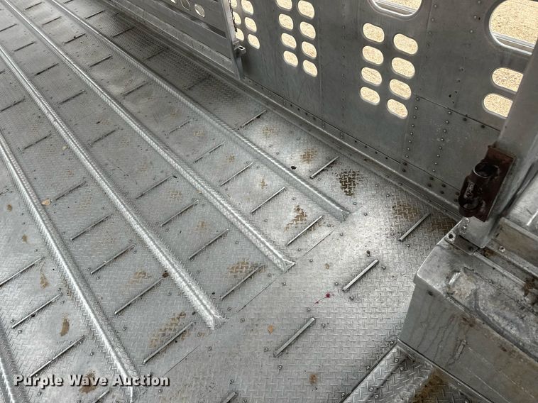 image for item IU9184 2010 Wilson PSDCL-406  livestock trailer