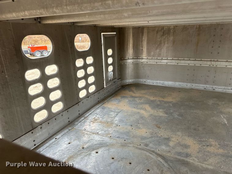 image for item IU9184 2010 Wilson PSDCL-406  livestock trailer