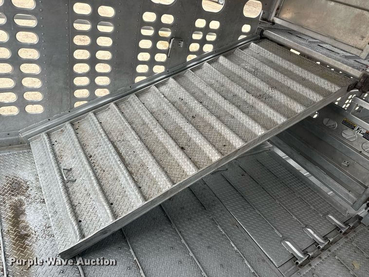 image for item IU9184 2010 Wilson PSDCL-406  livestock trailer