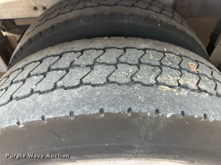 image for item IU9184 2010 Wilson PSDCL-406  livestock trailer