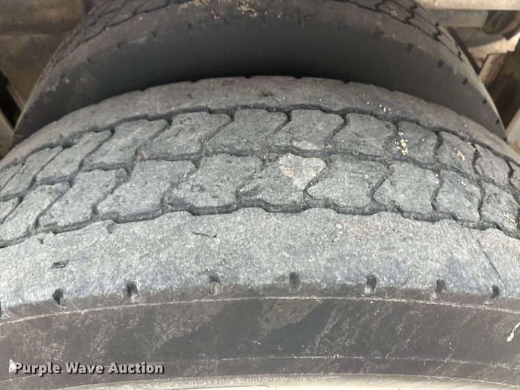 image for item IU9184 2010 Wilson PSDCL-406  livestock trailer