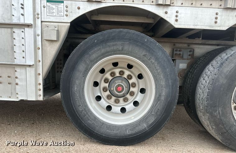 image for item IU9184 2010 Wilson PSDCL-406  livestock trailer