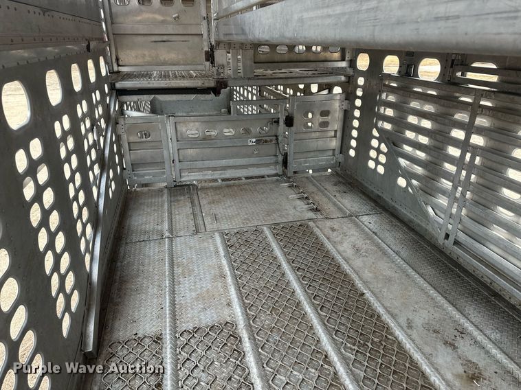 image for item IU9185 2010 Wilson PSDCL-406  livestock trailer