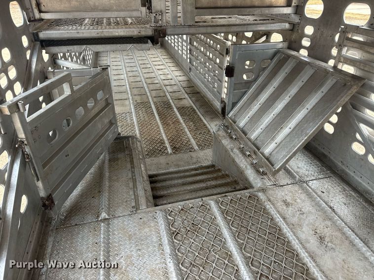 image for item IU9185 2010 Wilson PSDCL-406  livestock trailer