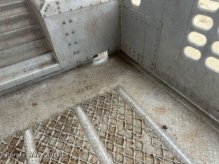 image for item IU9185 2010 Wilson PSDCL-406  livestock trailer