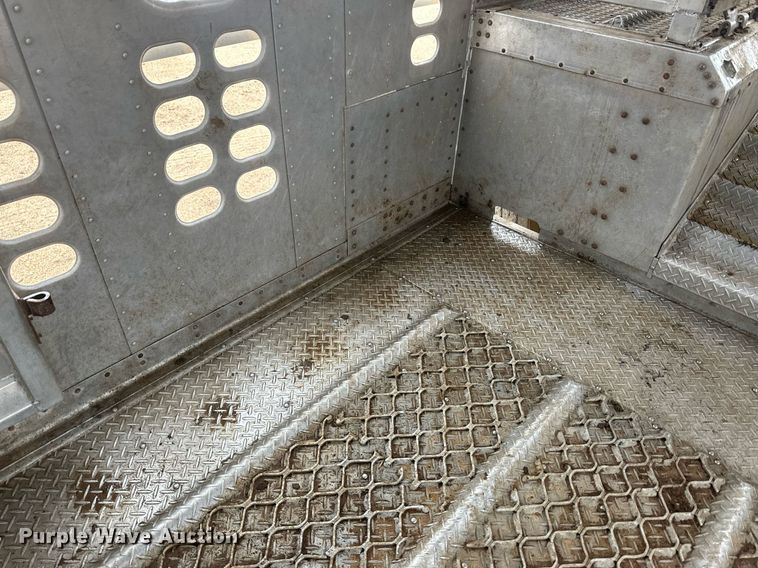 image for item IU9185 2010 Wilson PSDCL-406  livestock trailer