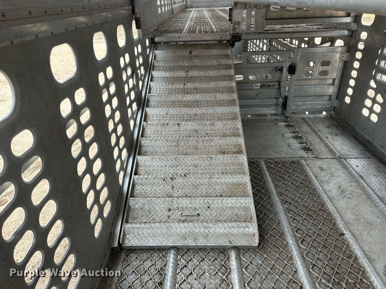 image for item IU9185 2010 Wilson PSDCL-406  livestock trailer