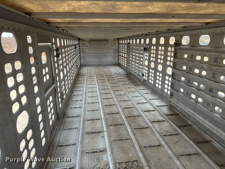 image for item IU9185 2010 Wilson PSDCL-406  livestock trailer
