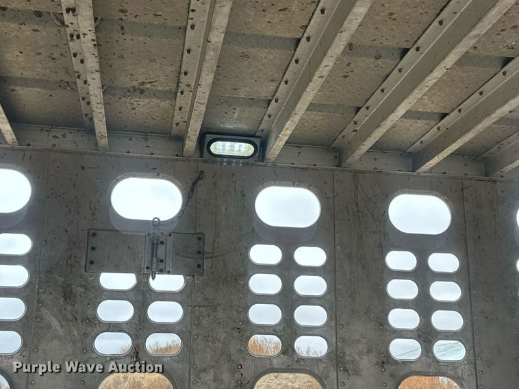 image for item IU9185 2010 Wilson PSDCL-406  livestock trailer