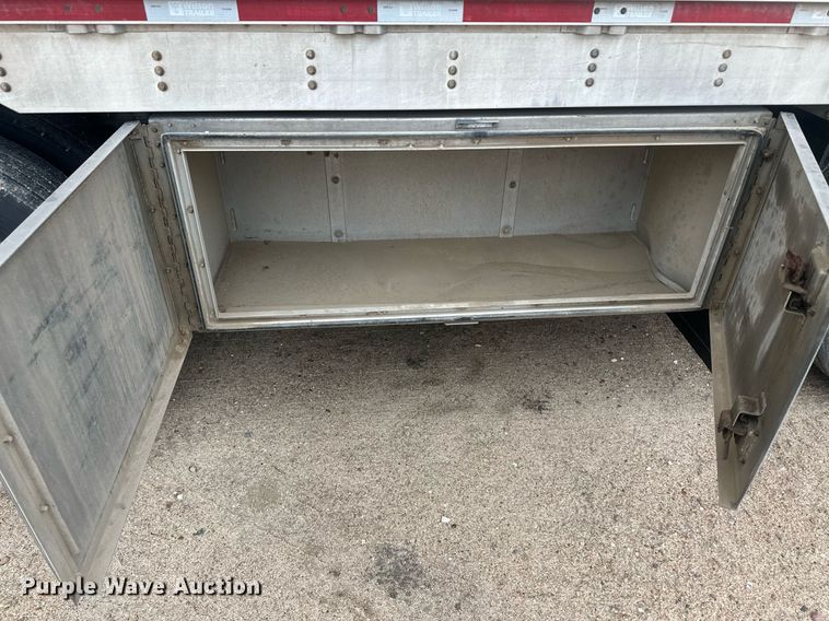 image for item IU9185 2010 Wilson PSDCL-406  livestock trailer