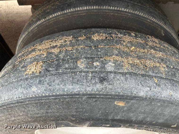 image for item IU9185 2010 Wilson PSDCL-406  livestock trailer