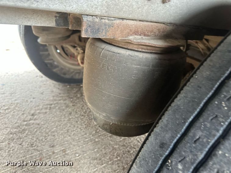 image for item IU9185 2010 Wilson PSDCL-406  livestock trailer