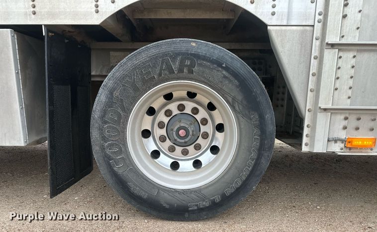 image for item IU9185 2010 Wilson PSDCL-406  livestock trailer