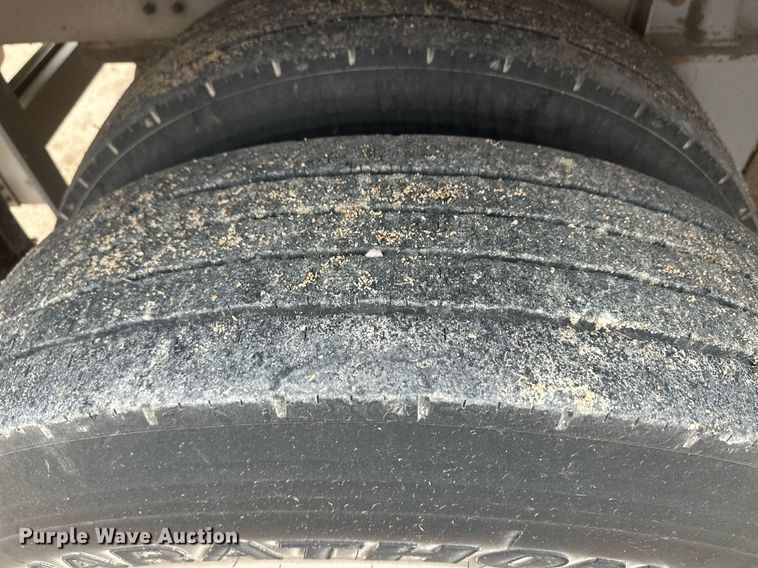 image for item IU9185 2010 Wilson PSDCL-406  livestock trailer