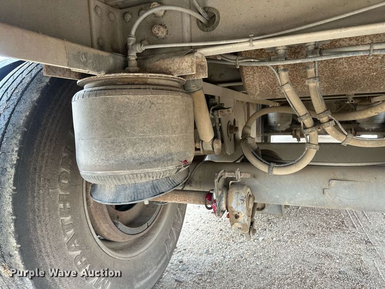 image for item IU9185 2010 Wilson PSDCL-406  livestock trailer