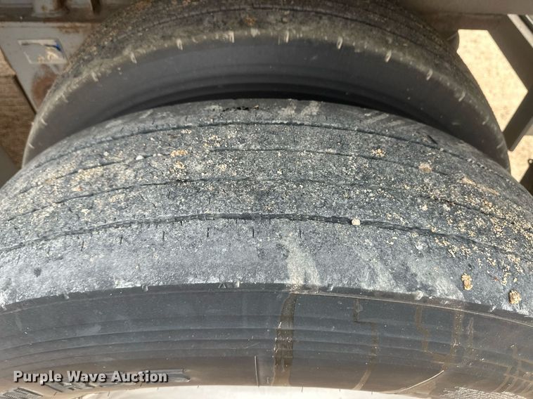 image for item IU9185 2010 Wilson PSDCL-406  livestock trailer