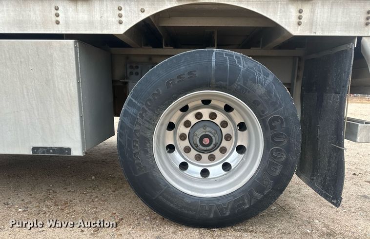 image for item IU9185 2010 Wilson PSDCL-406  livestock trailer