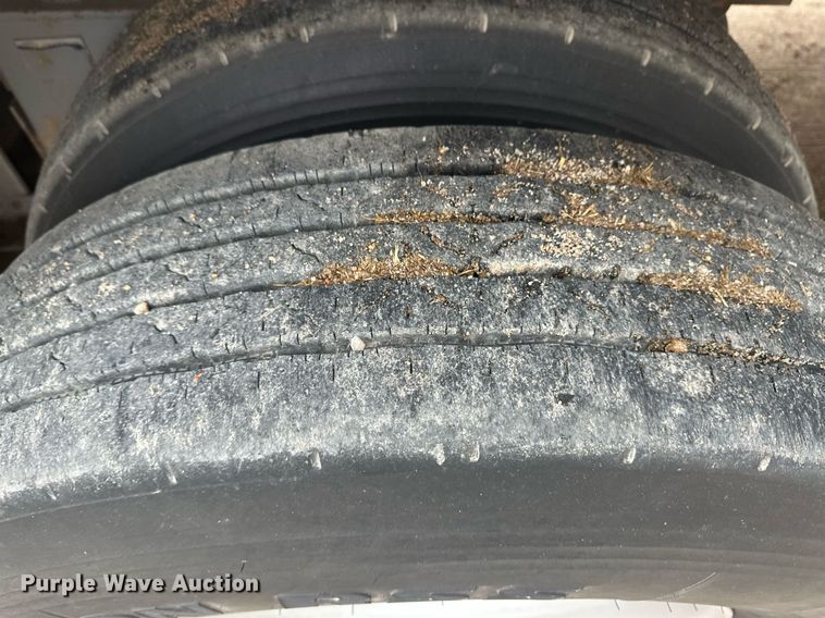 image for item IU9185 2010 Wilson PSDCL-406  livestock trailer