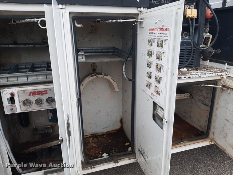 image for item KD9198 2000 Freightliner FL70  utility / service truck