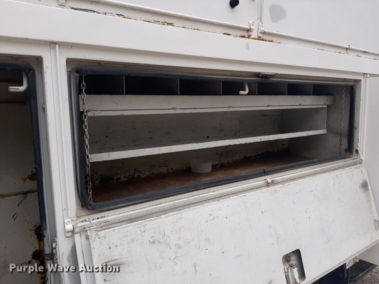 image for item KD9198 2000 Freightliner FL70  utility / service truck