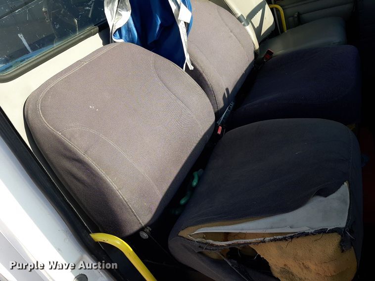 image for item KD9198 2000 Freightliner FL70  utility / service truck