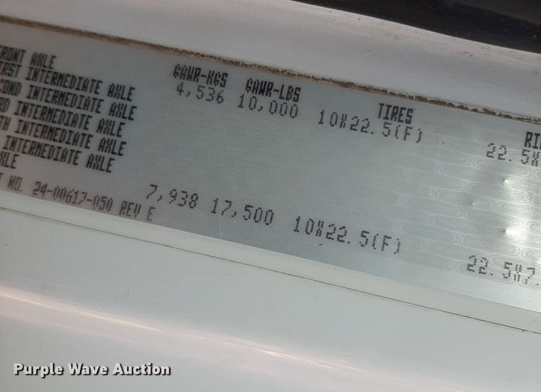 image for item KD9198 2000 Freightliner FL70  utility / service truck