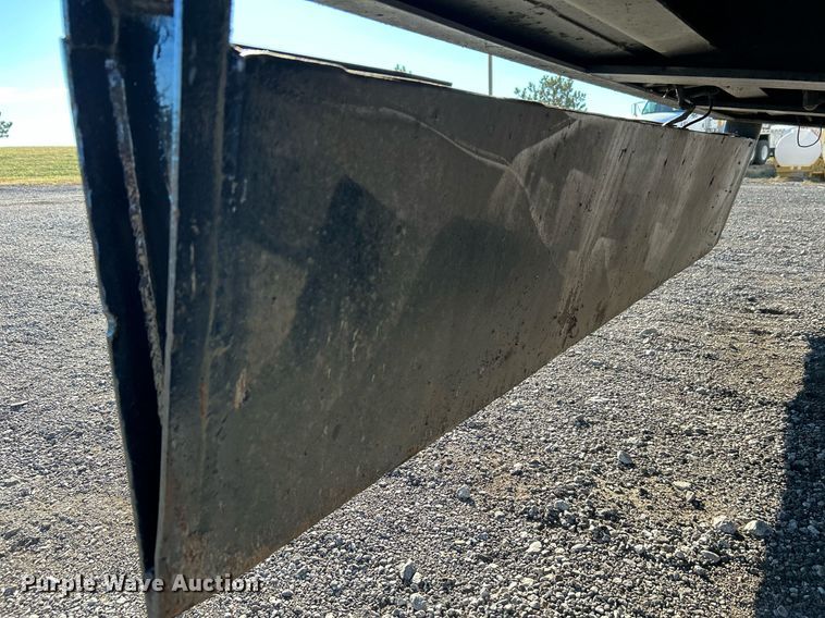 image for item KH9577 1991 Trail King TK70SA-182 drop deck equipment trailer