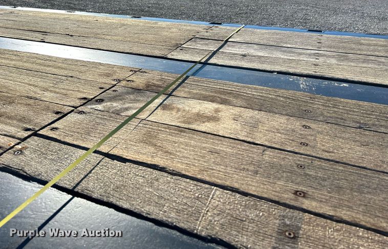 image for item KH9577 1991 Trail King TK70SA-182 drop deck equipment trailer