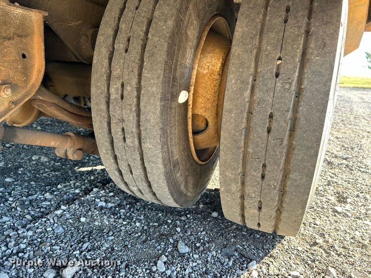 image for item KH9577 1991 Trail King TK70SA-182 drop deck equipment trailer