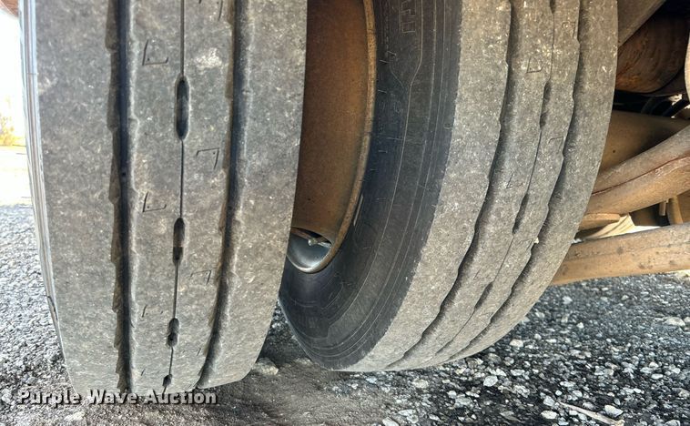 image for item KH9577 1991 Trail King TK70SA-182 drop deck equipment trailer