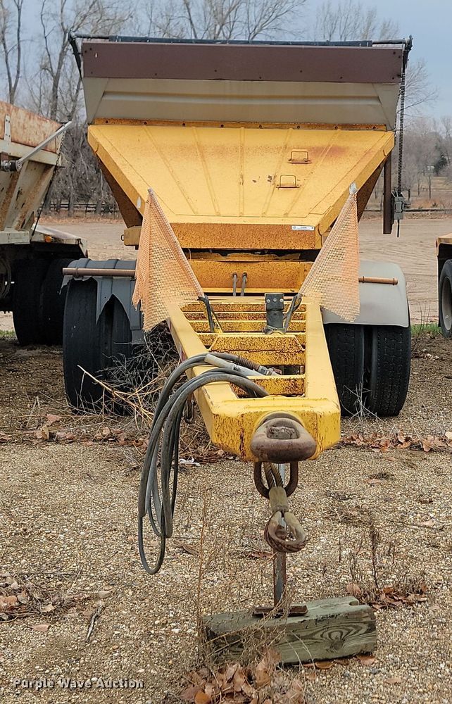 image for item KU9086 1994 Strick bottom dump pup trailer