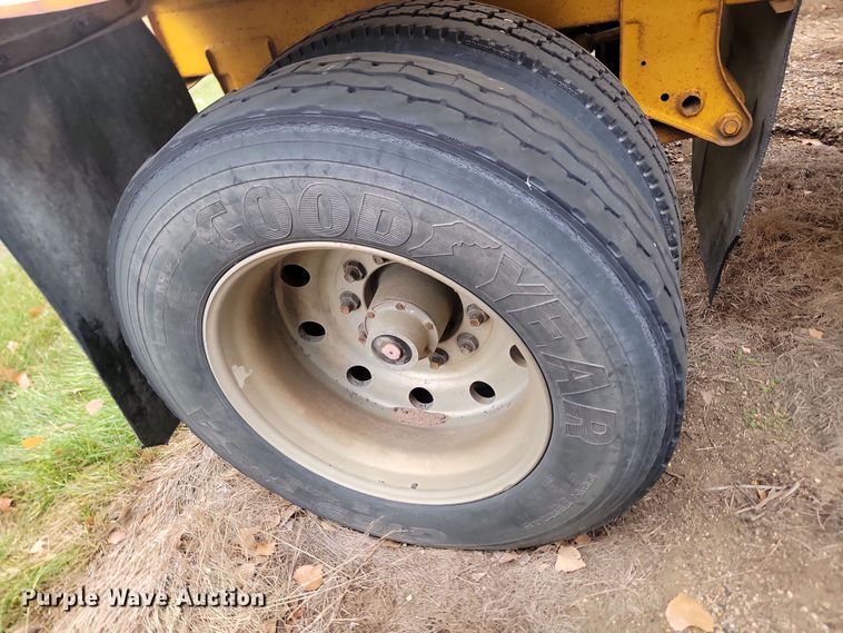 image for item KU9086 1994 Strick bottom dump pup trailer