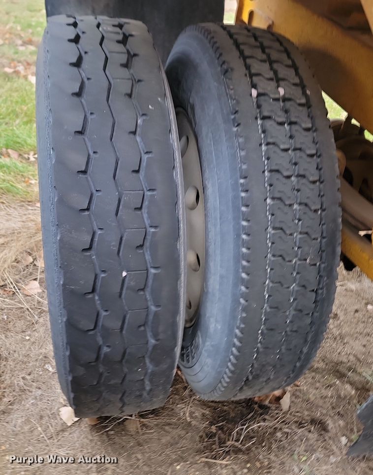 image for item KU9086 1994 Strick bottom dump pup trailer