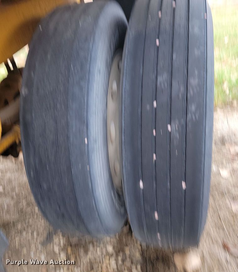 image for item KU9086 1994 Strick bottom dump pup trailer