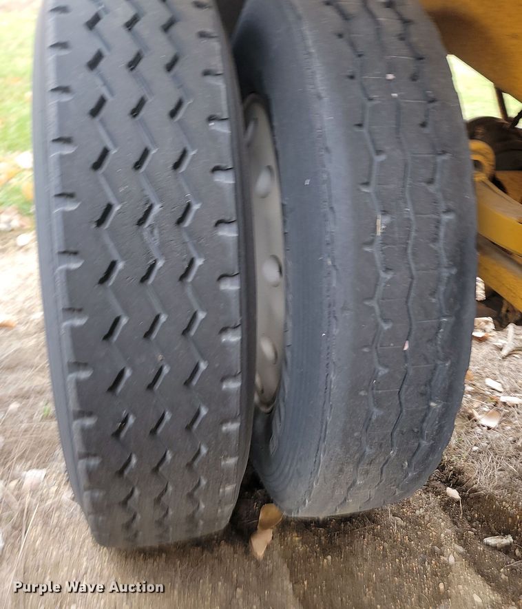 image for item KU9087 1994 Strick bottom dump pup trailer 