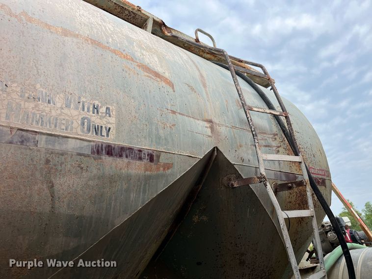 image for item LB9018 1974 Fruehauf  pneumatic dry bulk trailer