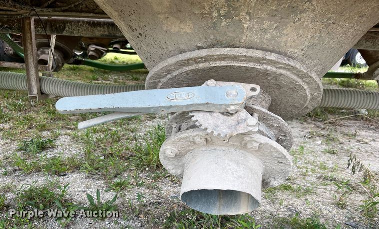 image for item LB9018 1974 Fruehauf  pneumatic dry bulk trailer