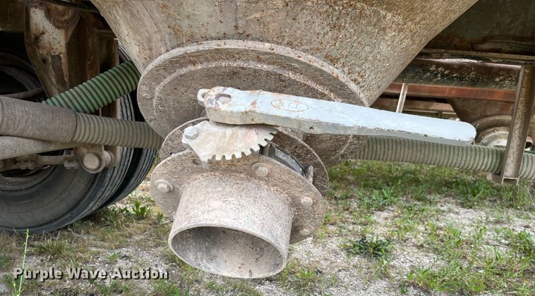 image for item LB9018 1974 Fruehauf  pneumatic dry bulk trailer