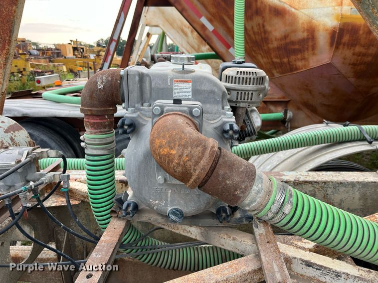 image for item LB9018 1974 Fruehauf  pneumatic dry bulk trailer