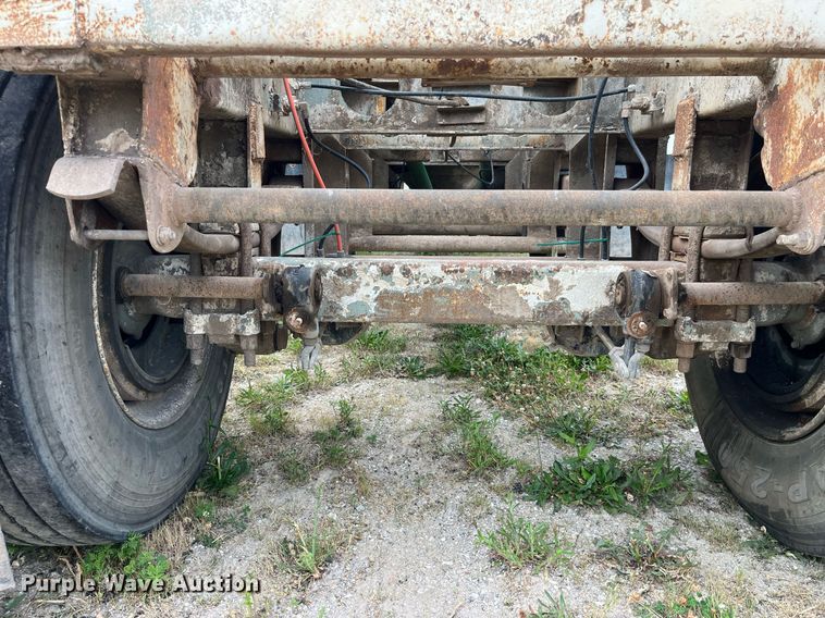 image for item LB9018 1974 Fruehauf  pneumatic dry bulk trailer