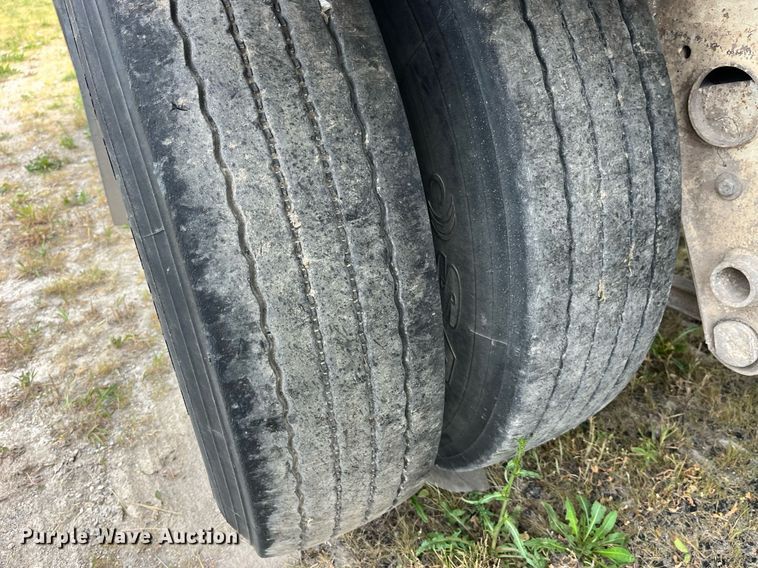 image for item LB9018 1974 Fruehauf  pneumatic dry bulk trailer