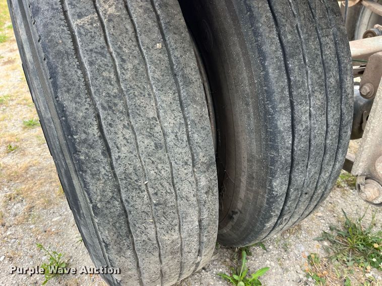 image for item LB9018 1974 Fruehauf  pneumatic dry bulk trailer