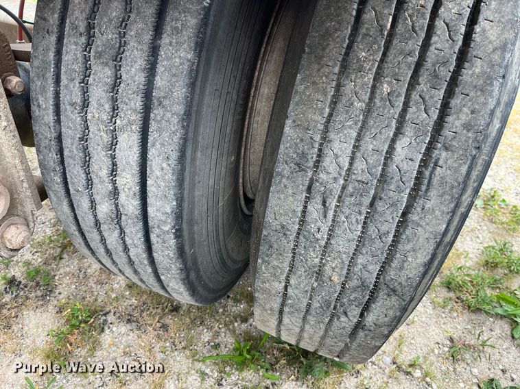 image for item LB9018 1974 Fruehauf  pneumatic dry bulk trailer