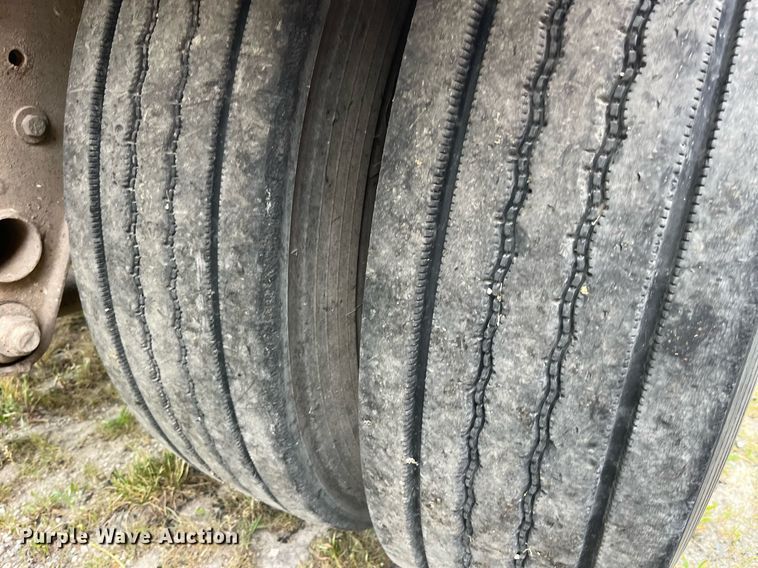 image for item LB9018 1974 Fruehauf  pneumatic dry bulk trailer