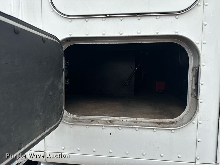 image for item LO9324 2015 Kenworth T880  semi truck