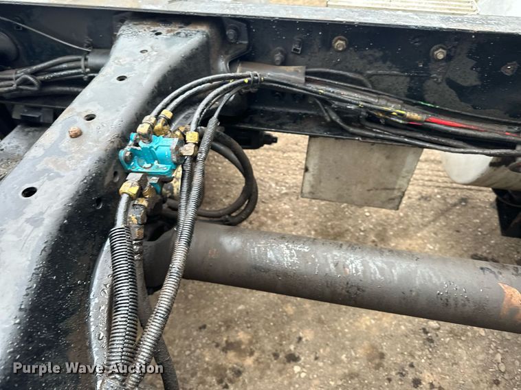 image for item LO9324 2015 Kenworth T880  semi truck